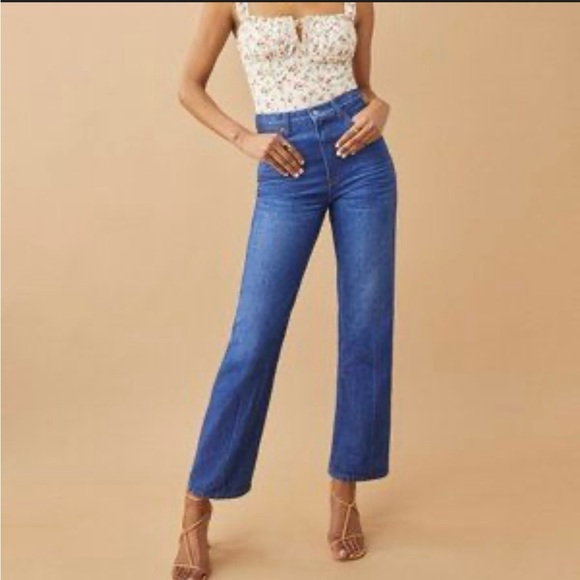 Reformation Denim - Reformation Zenia Cowboy High-Rise Wide Leg Crop Medium Wash Jeans Size- M